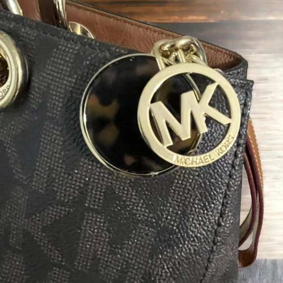 Michael Kors Cynthia Leather Satchel Signature Handbag - Picture 2 of 15